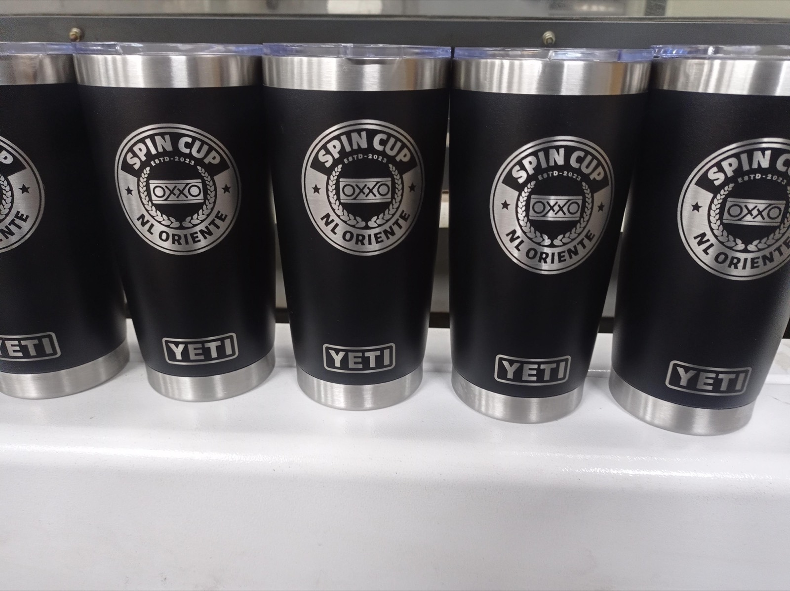 Vasos YETI grabados OXXO